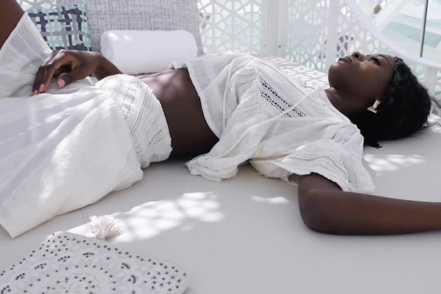 How to dress comfortably and sensibly at a tropical resort