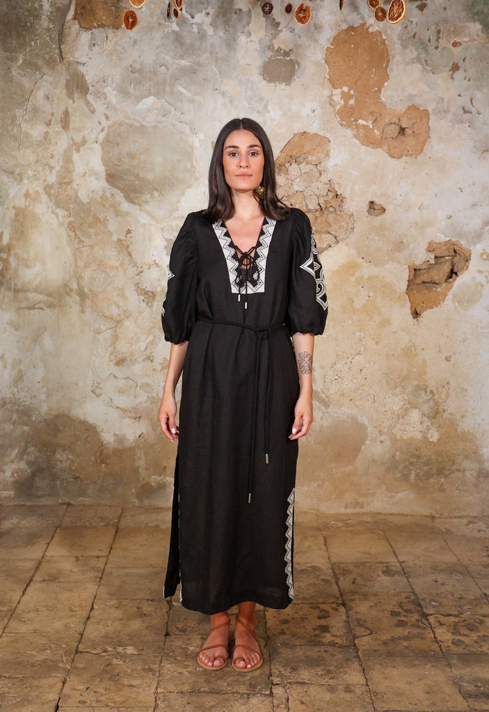 CONTRAST ART LONG - THE CONTRAST APPLIQUE EMBROIDERY LONG KAFTAN DRESS Scarlett Poppies Dresses, Beach